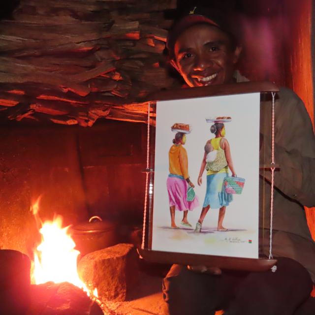SAMY MANDE- SAMY MITADY-2FEMMES AVEC CADRE by Arthur Razafiarison Je commande ce tableau de Nary Arthur maintenant ! 13 SAMY MANDE SAMY MITADY 2FEMMES AVEC CADRE