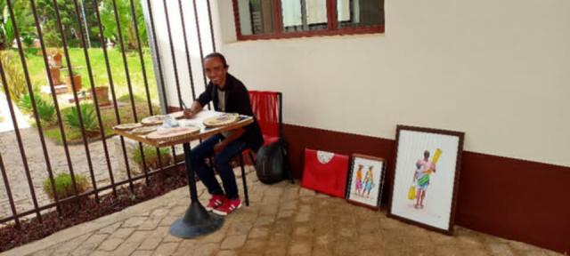 Le Maitre de l'Aquarelle dans son atelier AKAMASOA NARY ARTHUR ATELIER